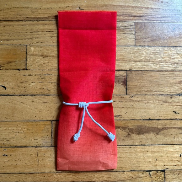 (2 for $30) Sulwhasoo traditional Korean gift wrap - Picture 8 of 8